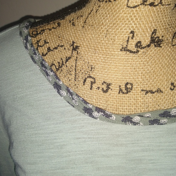 COMME TOI | Long Sleeve Top - Button Up Back - Picture 5 of 7